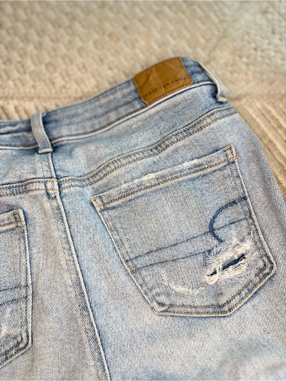 American Eagle High Rise Button Fly Distressed Jeans Light Wash Size 0